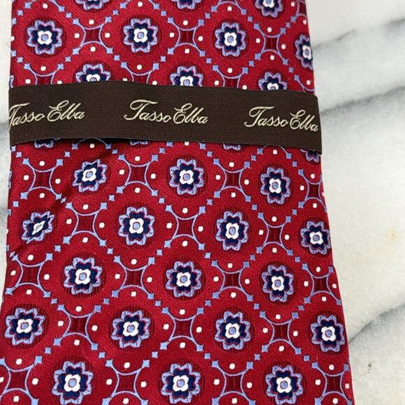 NWOT Tasso Elba red and blue patterned 100% silk tie - Picture 2 of 6